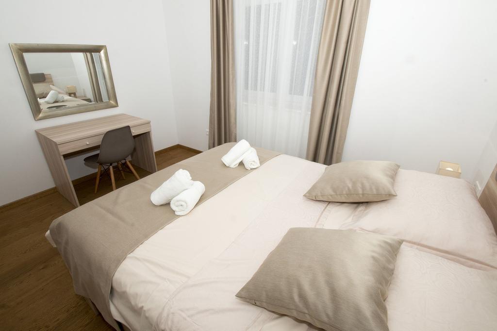 Lct Apartment Laura Omiš Esterno foto