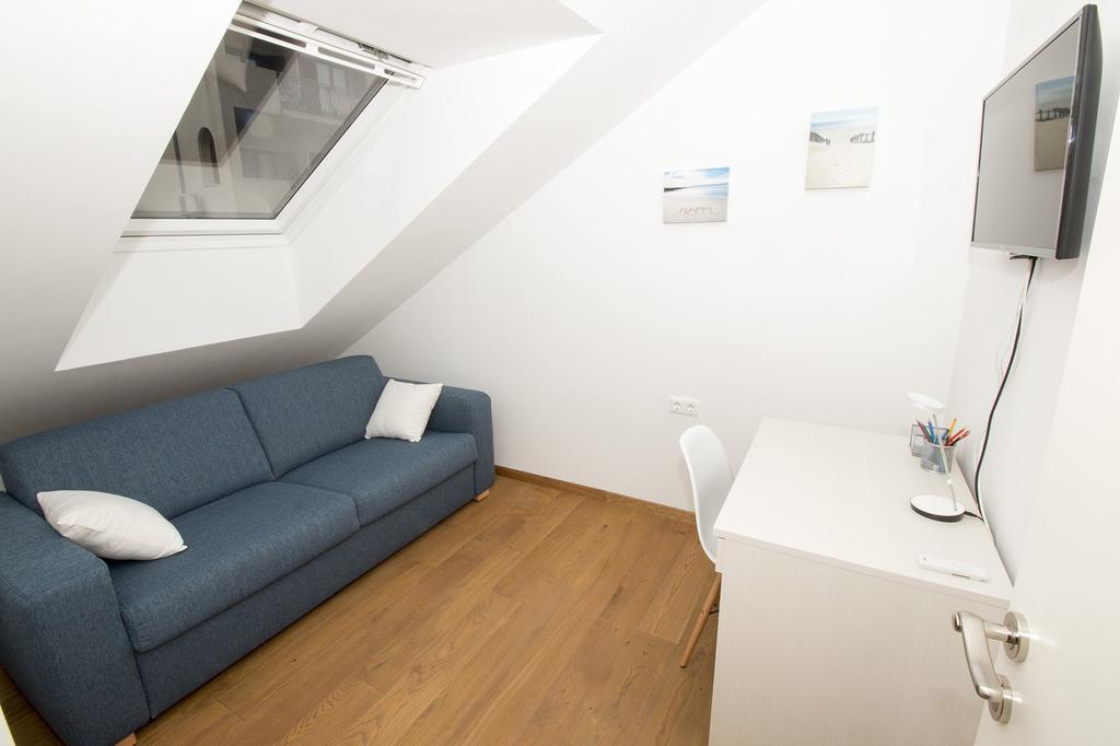 Lct Apartment Laura Omiš Esterno foto